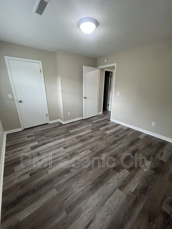 Building Photo - 1430 Stratton Pl Dr