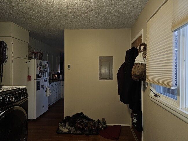 Building Photo - 25 Wapiti Dr