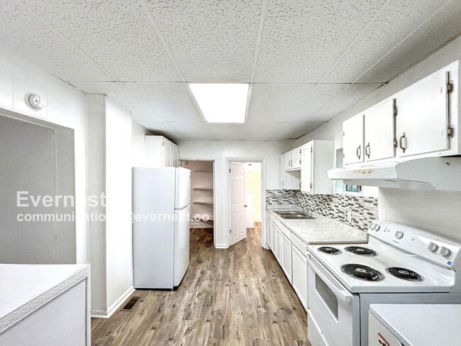 Building Photo - 4509 Highland Ave