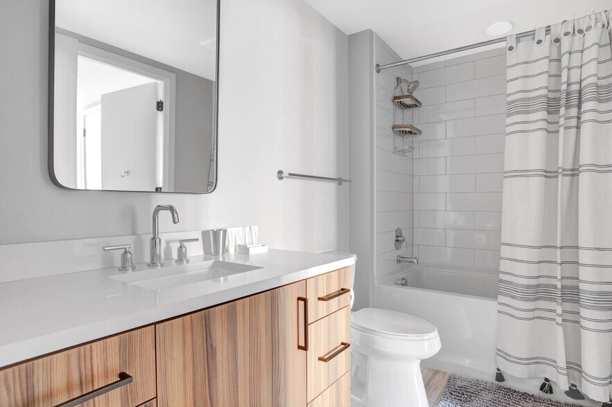 Building Photo - 1122 N Hudson St