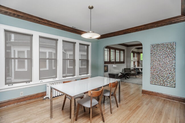 Building Photo - 415 Ridgeland Ave