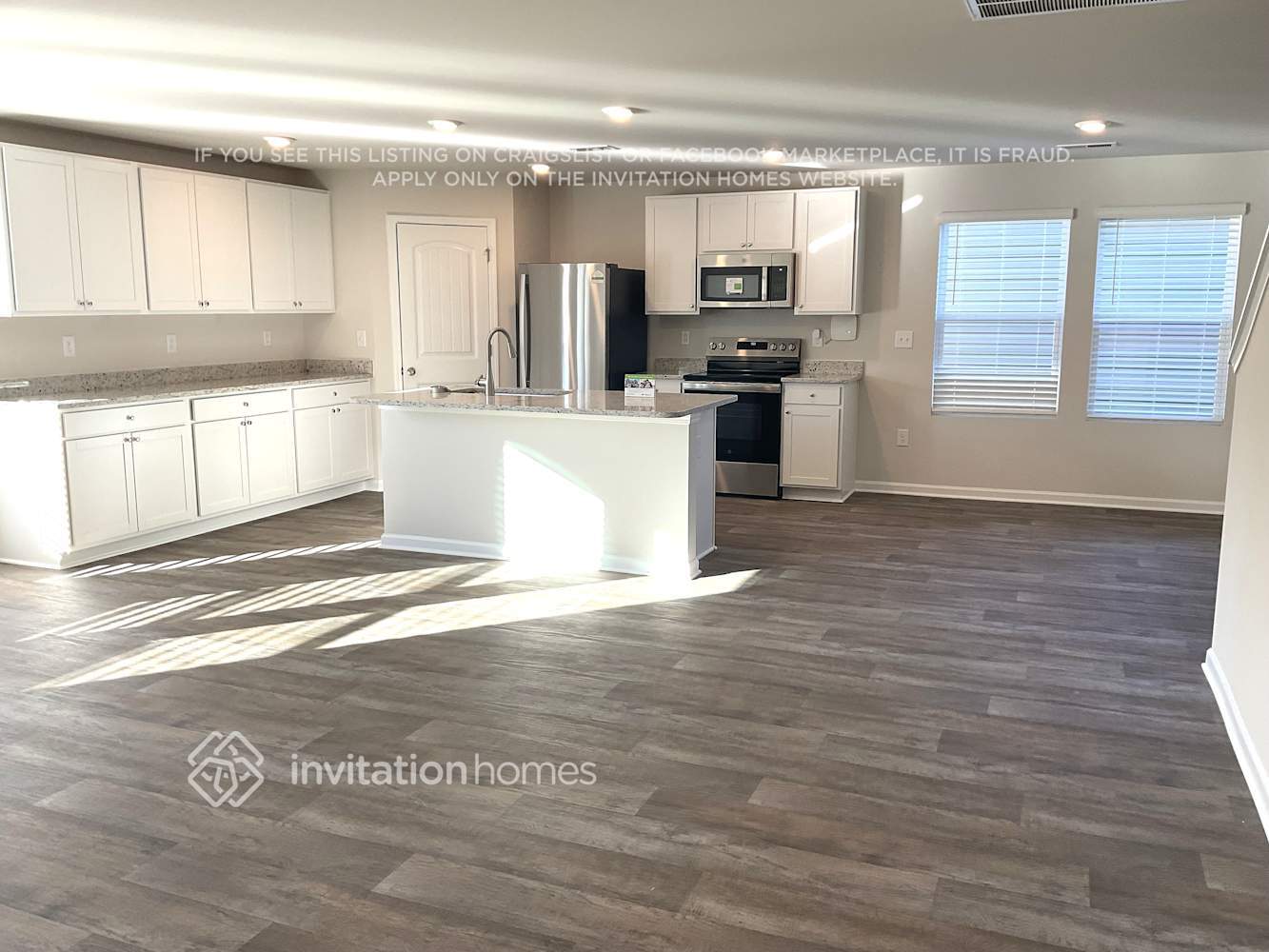 Building Photo - 213 White Flds Ave