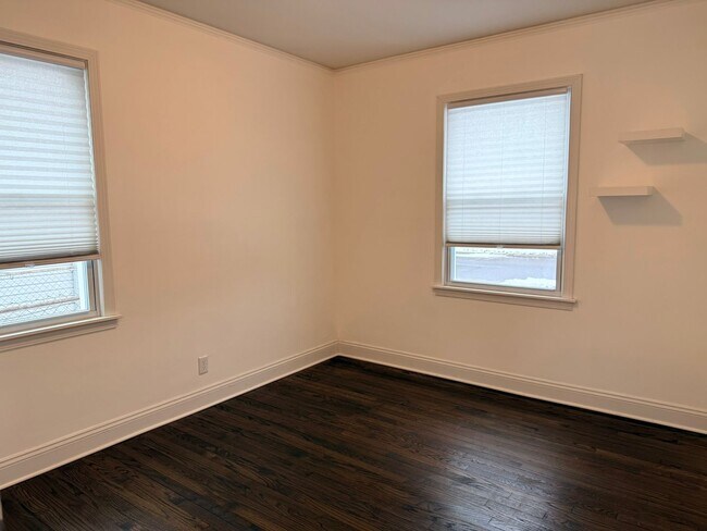 Building Photo - NEW RENTAL!