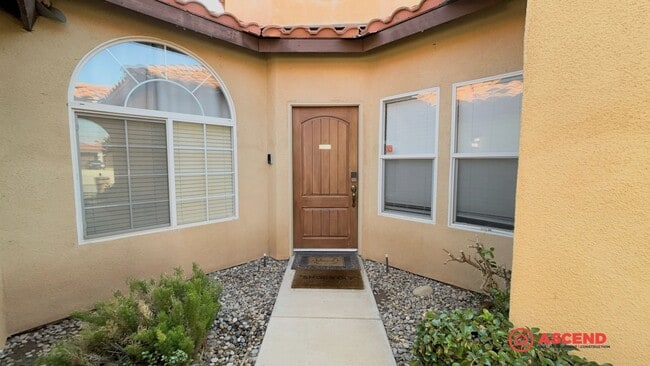 Building Photo - Stunning 3 Bedroom Home In Rosedale!