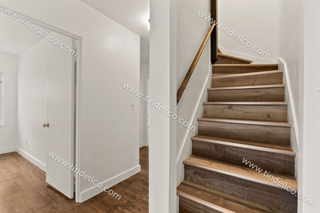 Building Photo - Modern Elegance Meets Campus Convenience: ...