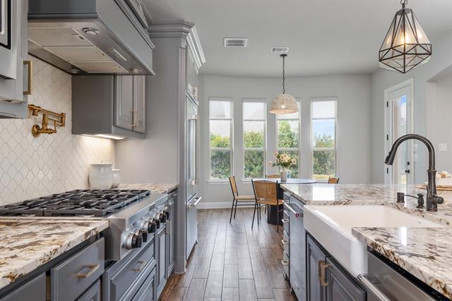 Building Photo - 204 Old Grove Rd