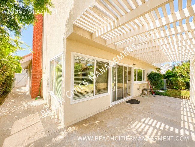 Building Photo - 13043 Brazil St