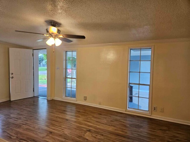 Building Photo - 7910 Carrie Ln