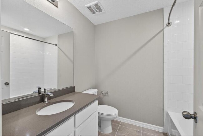 Building Photo - 9415 Randal Park Blvd