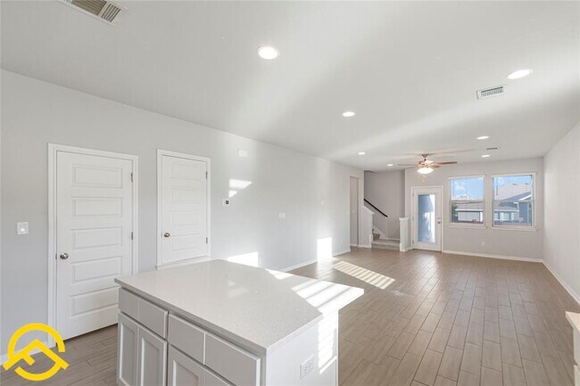Building Photo - 3008 Sage Ranch Dr