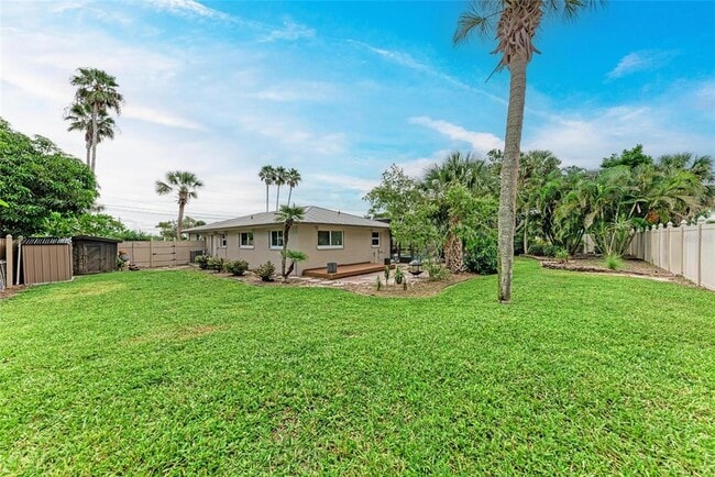 Building Photo - 451 N Shore Dr