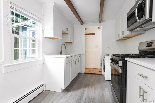 Building Photo - 103 Erie St