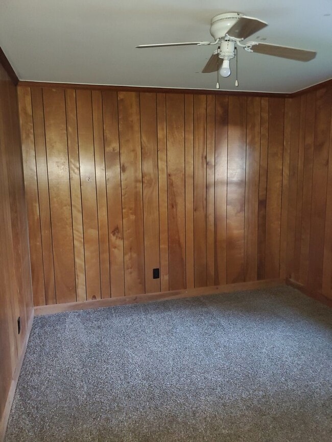 Building Photo - Lots of Space