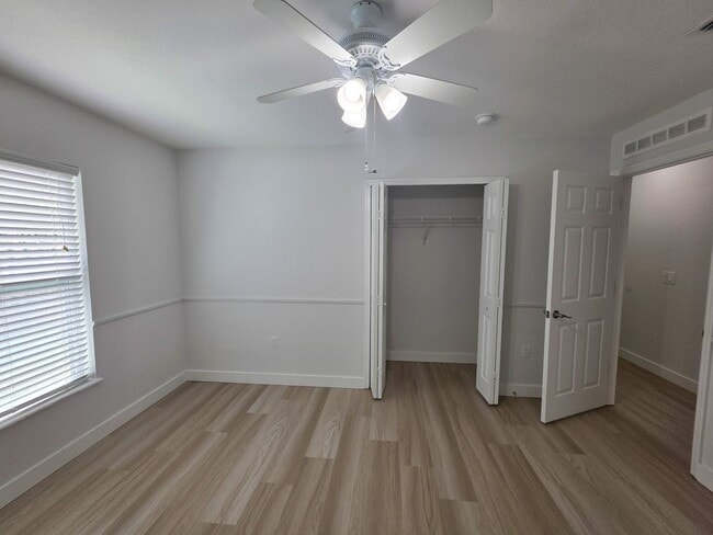 Building Photo - Beautiful 4 Bedroom in Gated Compass Pointe