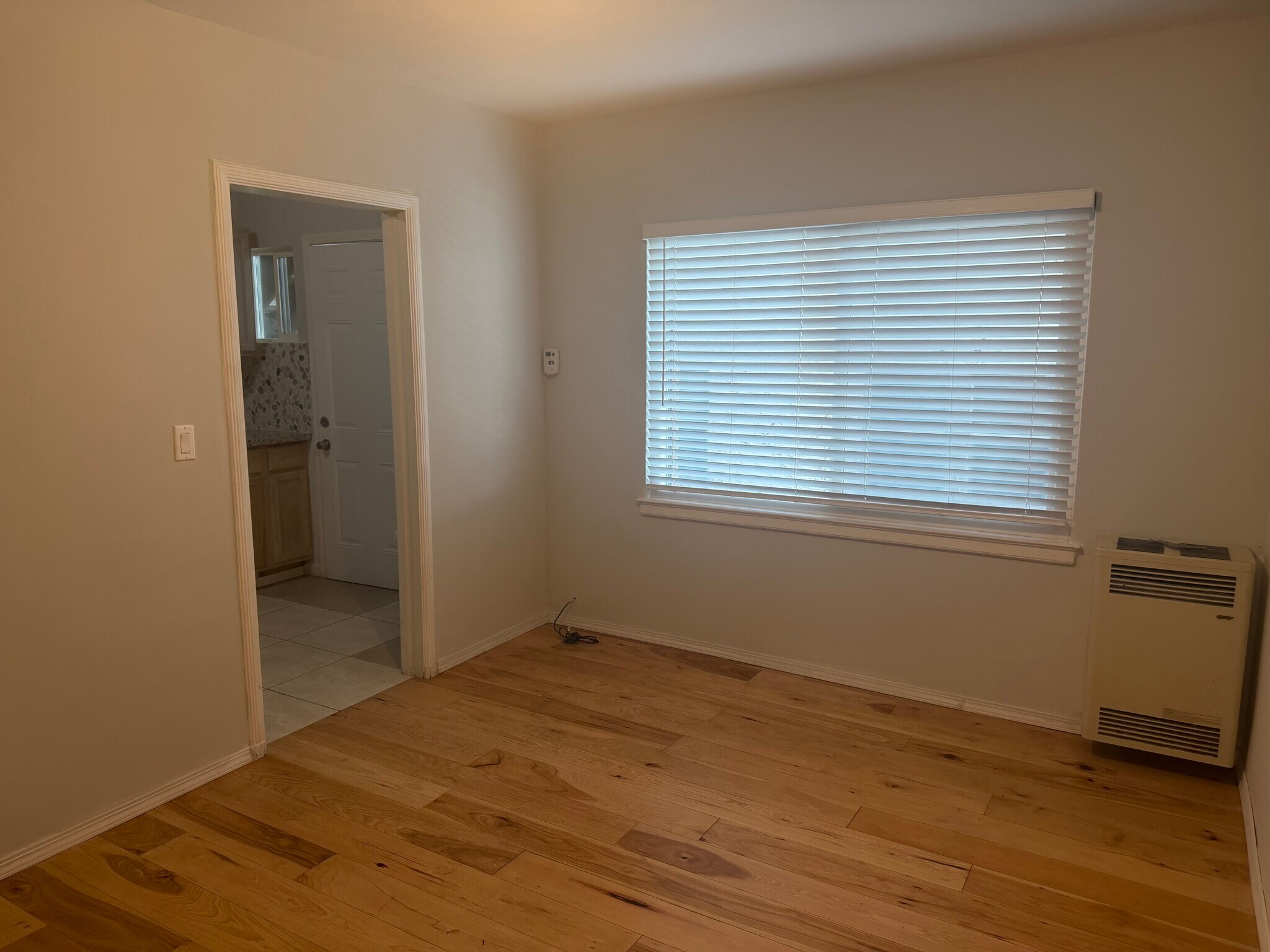 Building Photo - 1914 6th Ave