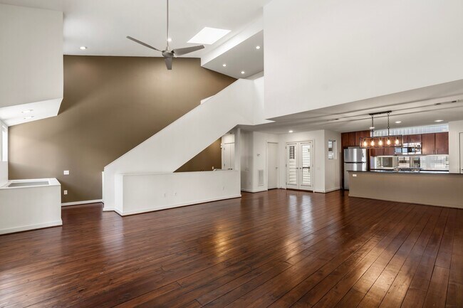 Building Photo - 349 Sydnor St