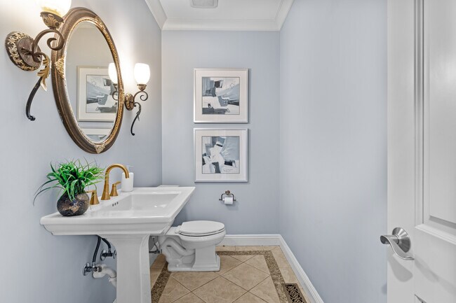 Building Photo - 12932 Sunset Bluff Ct