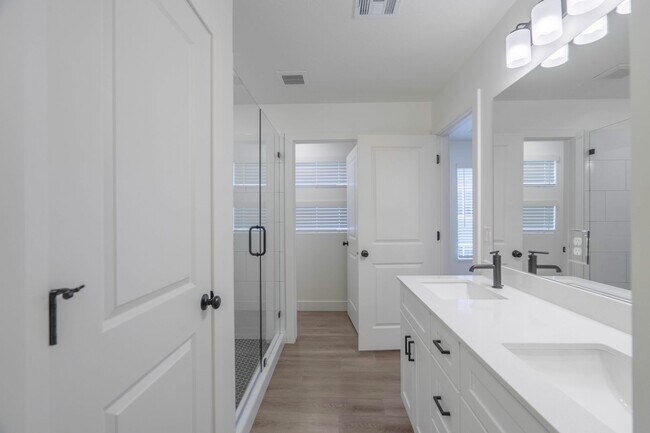 Building Photo - 907 Bright Rdg Ln
