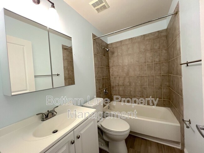 Building Photo - 738 Garden District Dr