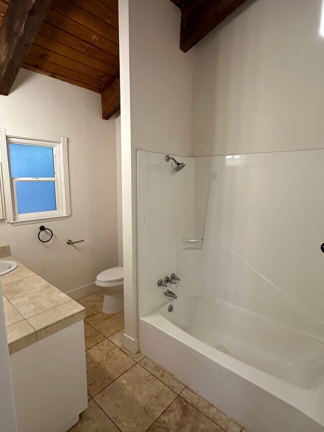 Building Photo - HOLIDAY SPECIAL ~ Home for Rent!