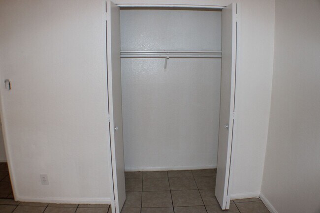 Building Photo - Charming 2 Bedroom, 1 Bath in California City, CA!