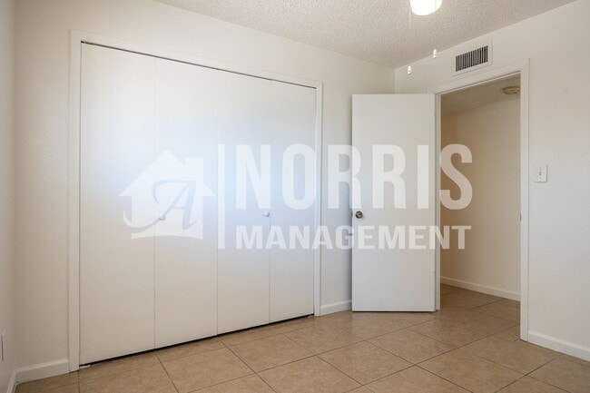 Building Photo - Great Location in Casa Grande!