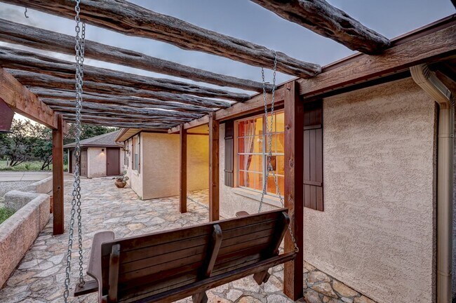 Building Photo - 115 Chaparral Pl W