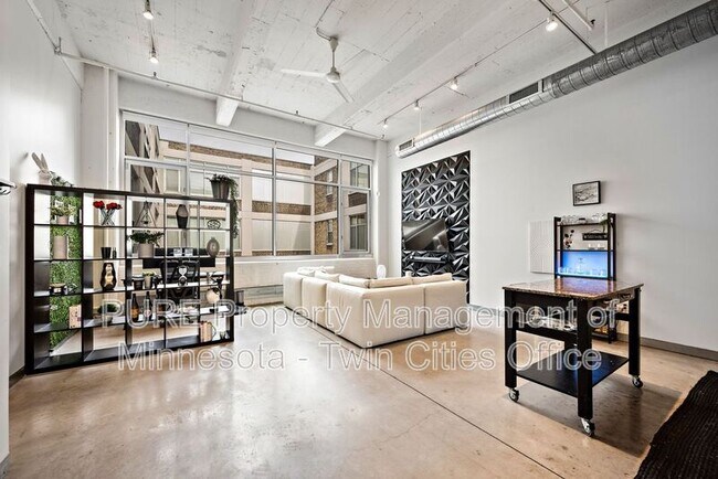 Building Photo - 700 N Washington Ave