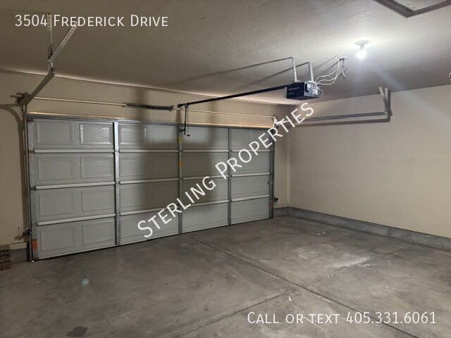 Building Photo - 3504 Frederick Dr