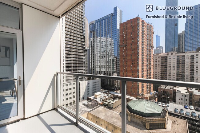 Building Photo - 2 W Delaware Pl