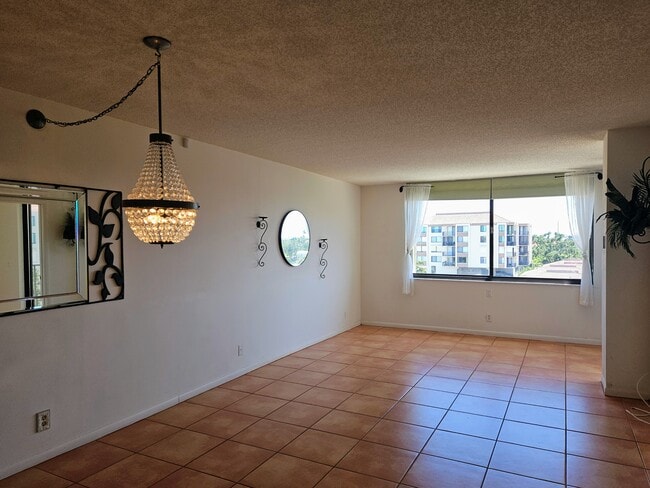 Building Photo - 6218 Palma Del Mar Blvd S