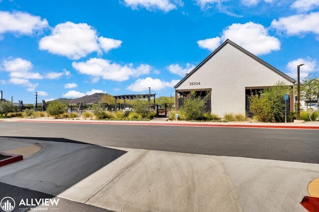 Building Photo - Bright 4-Bed, 2.5-Bath Home in Fallbrook’s Citro Community