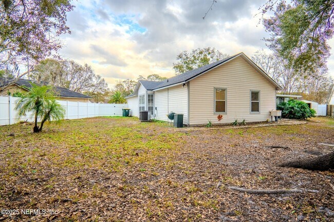 Building Photo - 11048 Ridge Point Dr