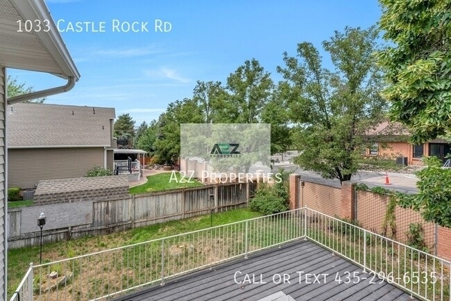 Building Photo - 1033 Castle Rock Rd