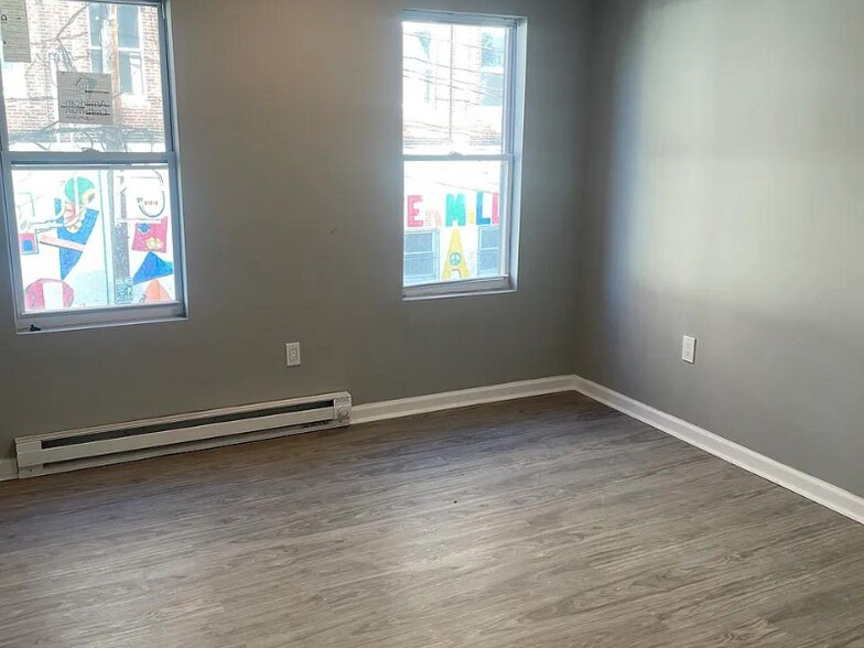 Building Photo - 2844 Ormes St