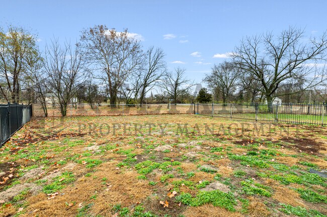 Building Photo - 3411 E Aster St