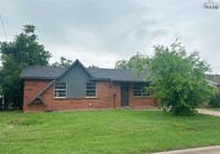 Building Photo - 1632 Las Vegas Trail