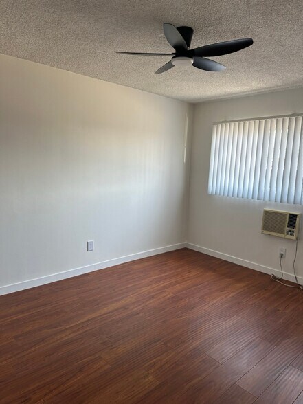 Building Photo - 8126 Owensmouth Ave