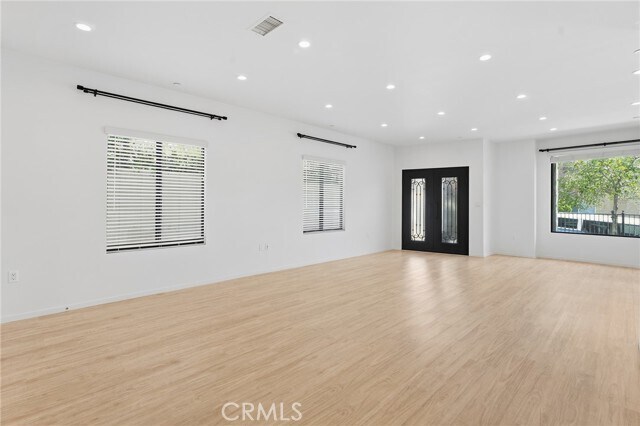 Building Photo - 913 Hilldale Ave