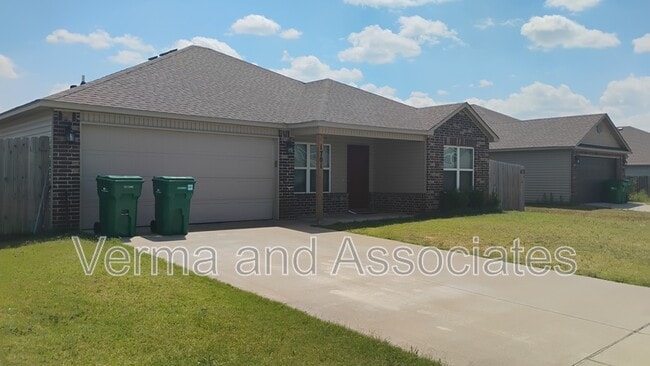 Primary Photo - 1701 Forest Dr