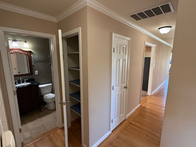 Building Photo - RENTED - 3 Bedroom Ranch Style Home in El ...