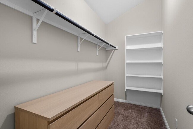 Building Photo - 2923 Bluffstone Dr