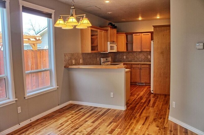 Building Photo - 1601 S Euclid Ave