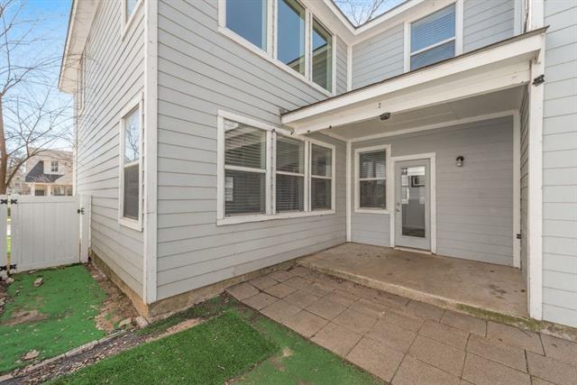 Building Photo - 9913 Lexington Dr