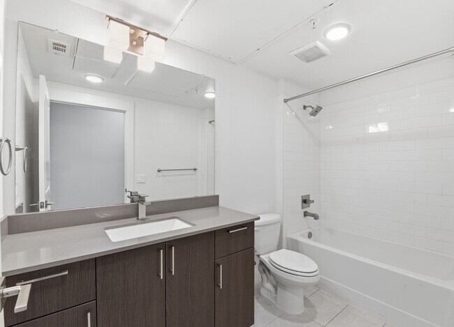 Building Photo - 4819 Caroline St