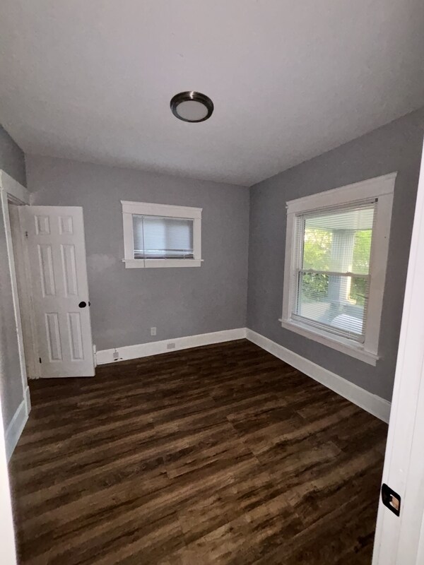 Building Photo - 10103 Lamontier Ave