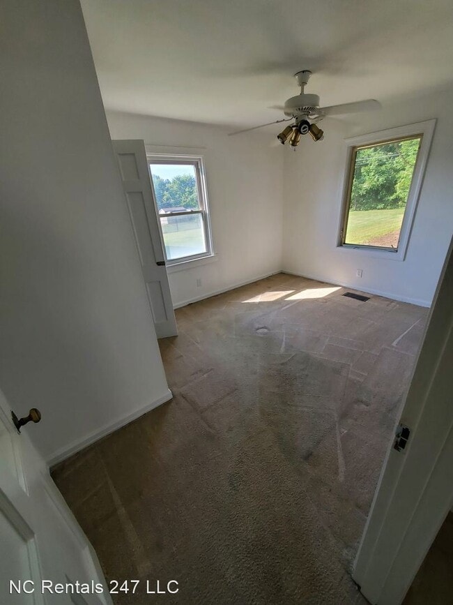 Building Photo - 2 br, 1 bath House - 2313 Maple St