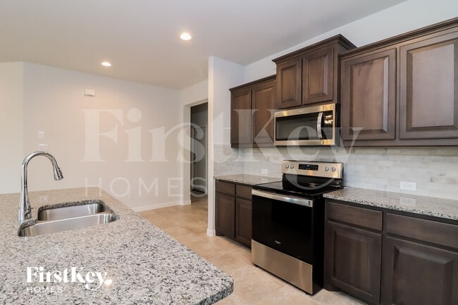 Building Photo - 131 Wagon Mound Dr