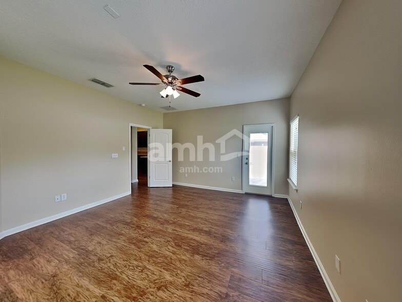 Building Photo - 1406 Canopy Oaks Dr