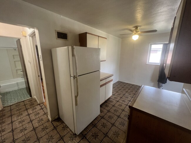 Building Photo - Charming 1-Bedroom Apartment Near Cherokee...